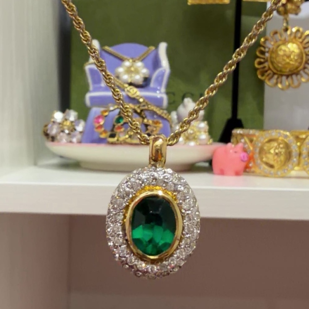 #105 1960s-1970s Valentino Garavani Gold Necklace with Green Stone - Picture 8 of 8